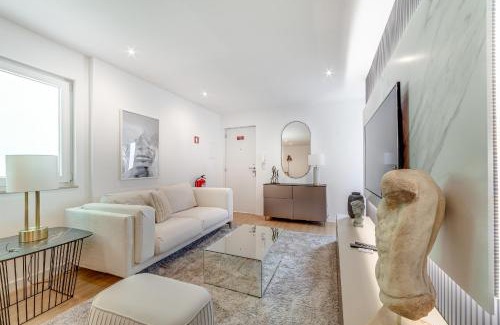 Linda-a-Velha Apartment | Cruzeiro Deluxe Apartments