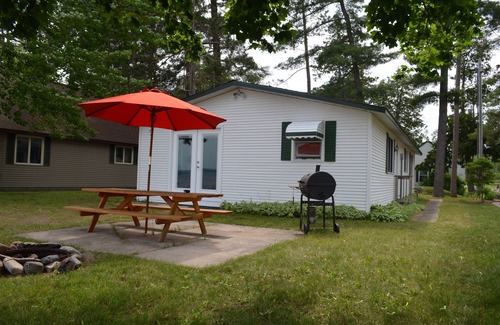 Cheboygan House | Crystal Clear Water, Beautiful Sunrises and Quiet Tranquility