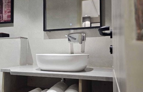Agra Hotel | Crystal Inn