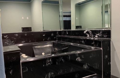 Southeast Houston Hotel | Crystal Suites