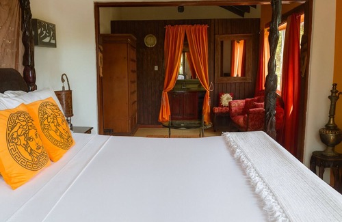 Palmiste Hotel | Crystals Villa Hotel