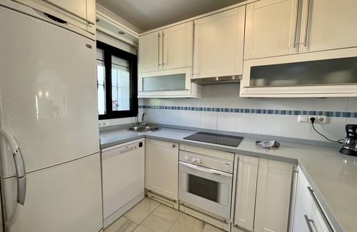 Sitio de Calahonda Ski Chalet | CS105 Cosy 2 bedroom, 2 bathroom, frontline beach of Calahonda, Mijas Costa