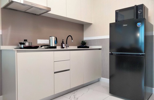 Kampung Pantai Dalam Apartment | Cubic Botanical Suites HomeBrickz