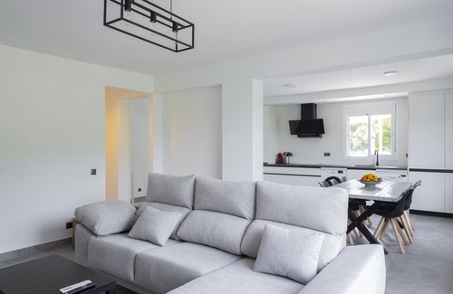 Coin Cottage | Cubo's Hakuna Matata Rural Apartment & Pool/private pool/terrace/free Wi-Fi