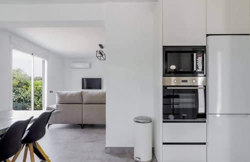 Coin Cottage | Cubo's Hakuna Matata Rural Apartment & Pool/private pool/terrace/free Wi-Fi
