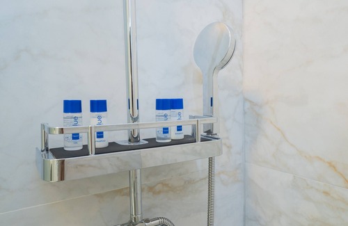 Benalmadena Costa Bed & Breakfast | Cubo's Poseidon Apartment 3 & Pool/room/air conditioning/community pool/free wifi