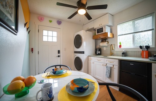 South Tacoma House | Cuckoo's Nest Loft - AC 1BR/1BA w kitchenette W/D