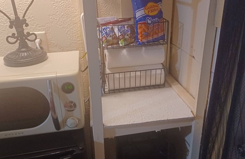 Westside Cabin | Cupcake Cabin Mini 1-bed 1 bath getaway in Jacksonville