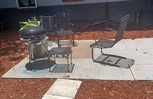 Westside Cabin | Cupcake Cabin Mini 1-bed 1 bath getaway in Jacksonville