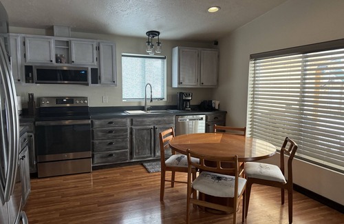 Republic Cabin | Curlew Lake view with shared parkingdock and boat launch