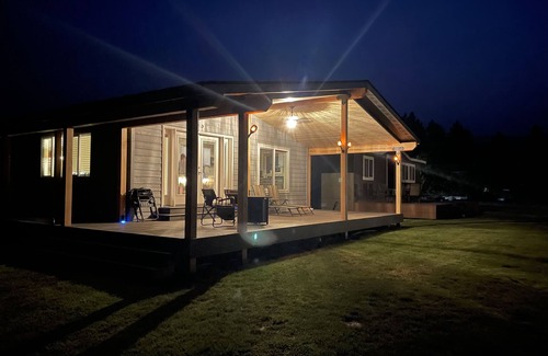 Republic Cabin | Curlew Lake view with shared parkingdock and boat launch