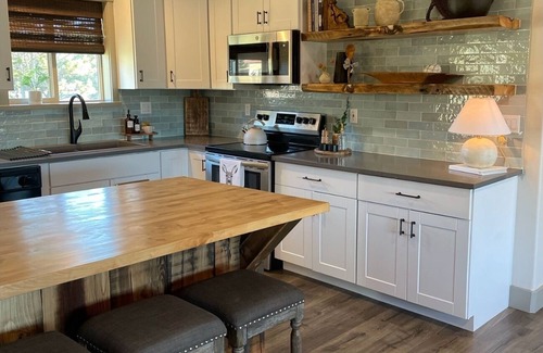 Fir Grove Estates House | Custom Built Cabin/House Surrounded by Gorgeous Views in Serene Donnelly