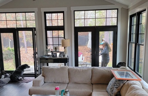 Durham House | Custom Built Oasis 5 minute to DT Durham! Hot tub! Hike to Eno River Trails!