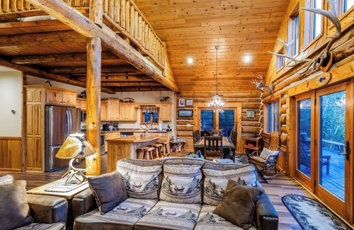 Mellen Cabin | Custom Waterfront full Log Home State Licensed