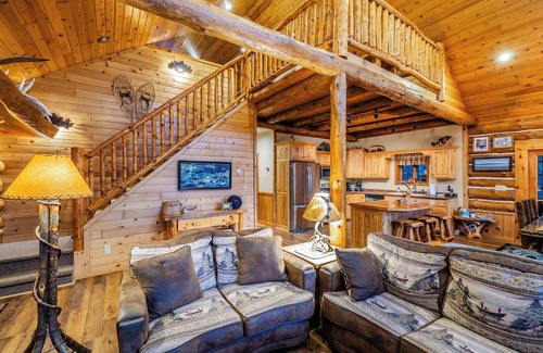 Mellen Cabin | Custom Waterfront full Log Home State Licensed