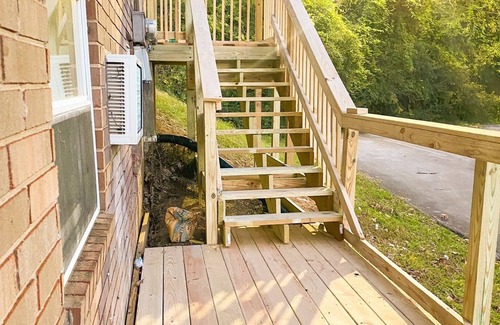 Knoxville Apartment | Cute 1 bedroom/1bathroom 10 minutes from downtown Knoxville, TN