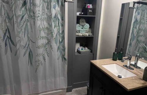 Hamilton Apartment | Cute and Convenient, 4min Walk to Spooky Nook