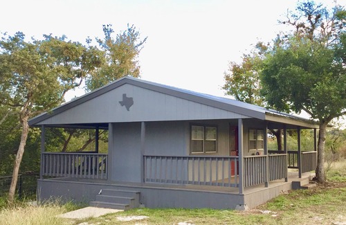 Boerne House | Cute cabin overlooking Spring Creek
