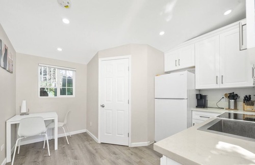 North Long Beach House | Cute Studio|Beautiful Backyard