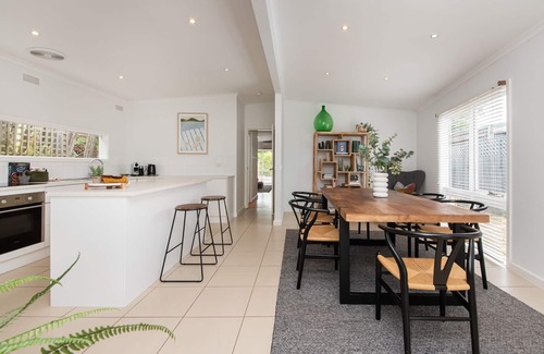 Rosebud House | Cutest Cottage on Fourth walk to the Beach