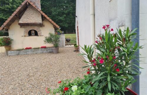 Rouvres-les-Bois House | Détente au Moulin: Piscine, Jacuzzi, Animaux Bienvenus - FR-1-591-641