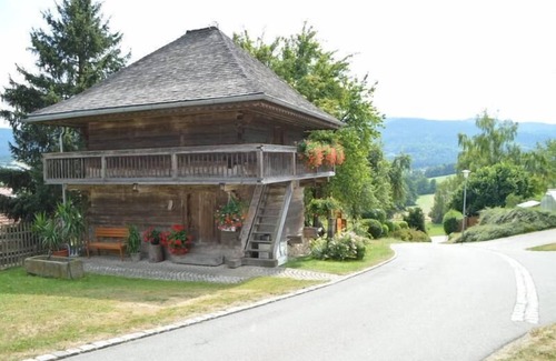Stadlern Apartment | Dachgeschoss-Ferienwohnung (80qm) für 2-5 Personen mit Balkon