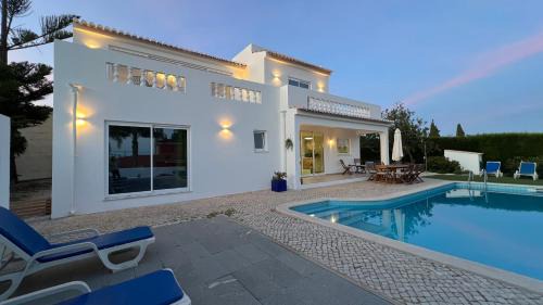 Lagos House | Dad's Villa