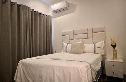 Midlands Cabin | Dade Residences