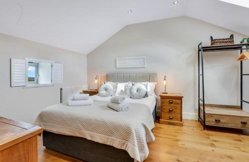 Belford House | Dairy Cottage @Budle Barns - North East Escapes