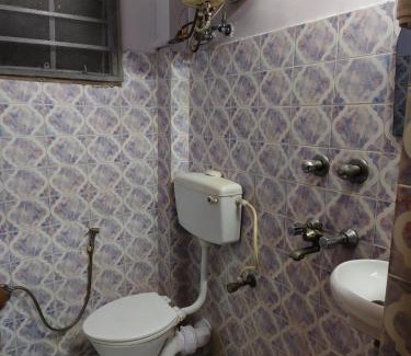 Kolkata Apartment | Daisy and Iris- 2 Specious 1Bhk Full Furnished AC Apartments Managed by Hotel Airways