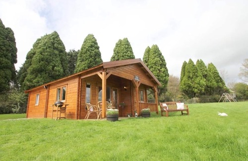 Liskeard Cottage | DAISY LODGE, family friendly, with pool in Looe