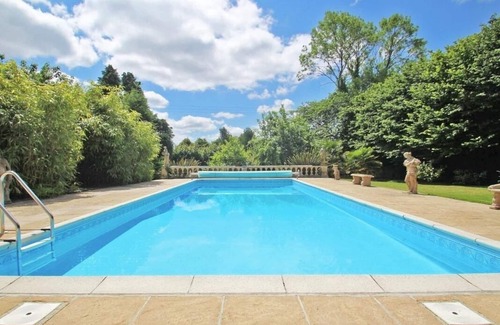Liskeard Cottage | DAISY LODGE, family friendly, with pool in Looe
