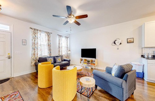 North Charleston House | Daisy Place