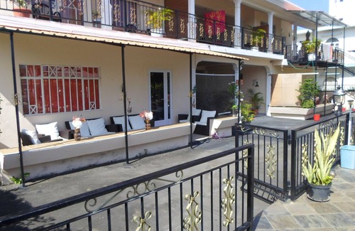 Flic-en-Flac Villa | DALAIS AT STUDIO, 5 mins to beach