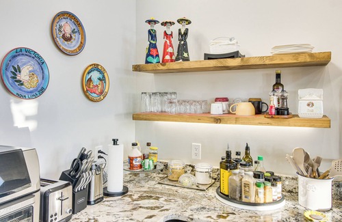 Celina House | Dale Hollow Lake Views & Hot Tub: Tennessee Escape