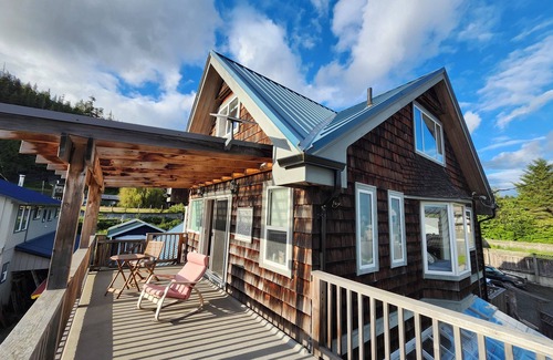 Queen Charlotte House | Dana's Place