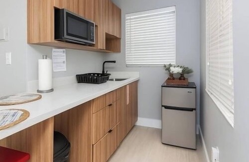 North Beach Apartment | Dania Beach Getaway 2 Studios for 6 Guests