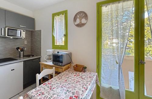 Amelie-les-Bains-Palalda Apartment | Dans une station thermale, Studio dans résidence avec ascenseur
