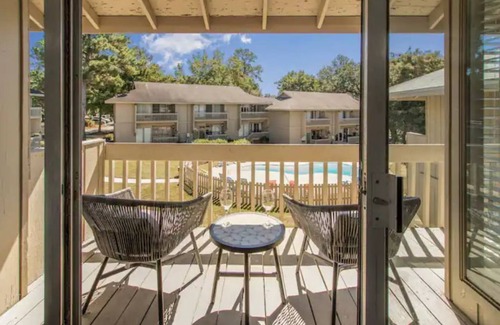 Daphne Condo | Daphne Condo By the Bay