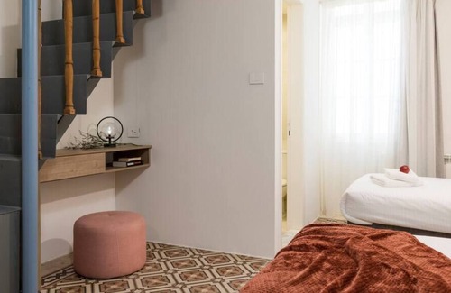 Mar Mikhael Apartment | Dar Rmeil Large & Vintage POWER 24/24