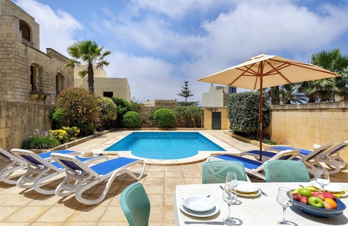 Ta' Għammar Villa | Dar ta Lonza, Villa in Gozo with private pool, quiet location & family friendly