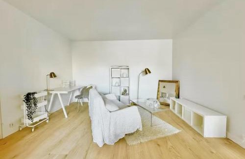 Saint-Georges Apartment | Darius by Yumē