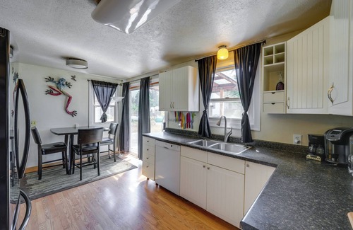 Darrington House | Darrington Rental w/Private Yard & Mountain Views