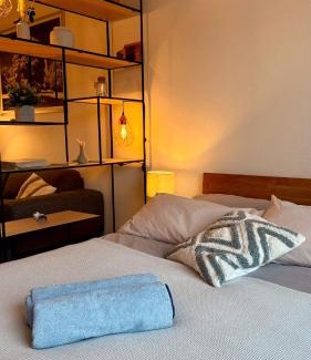 Pforzheim Apartment | 'Das kleine Feine' - Ruhige, helle Ferienwohnung mit Parkplatz und Balkon