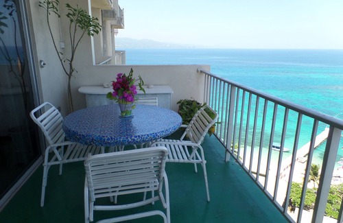 Montego Bay Apartment | Daydream Beach at Montego Bay Club