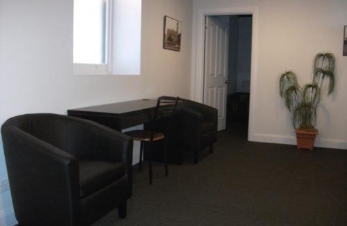 Broken Hill Hotel | Daydream Motel and Apartments