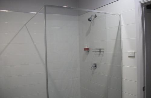 Broken Hill Hotel | Daydream Motel and Apartments