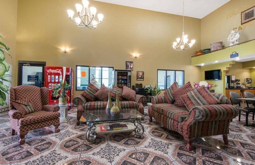 Carlsbad Hotel | Days Inn by Wyndham Carlsbad