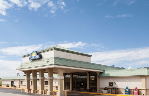 Clinton Hotel | Days Inn by Wyndham Clinton