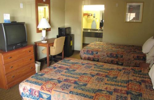 North Shore Hotel | Days Inn by Wyndham Houston East